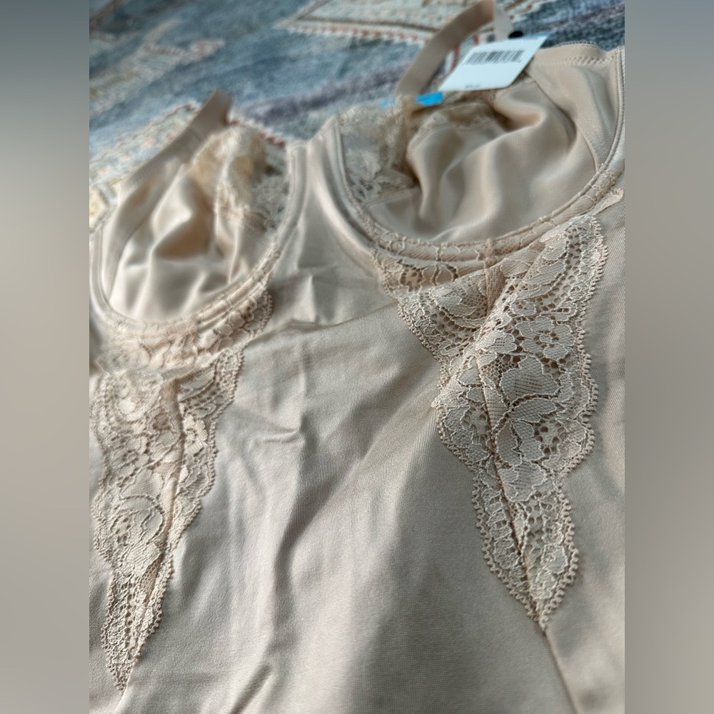 Maidenform Beige Lace Bodysuit - Picture 2 of 6